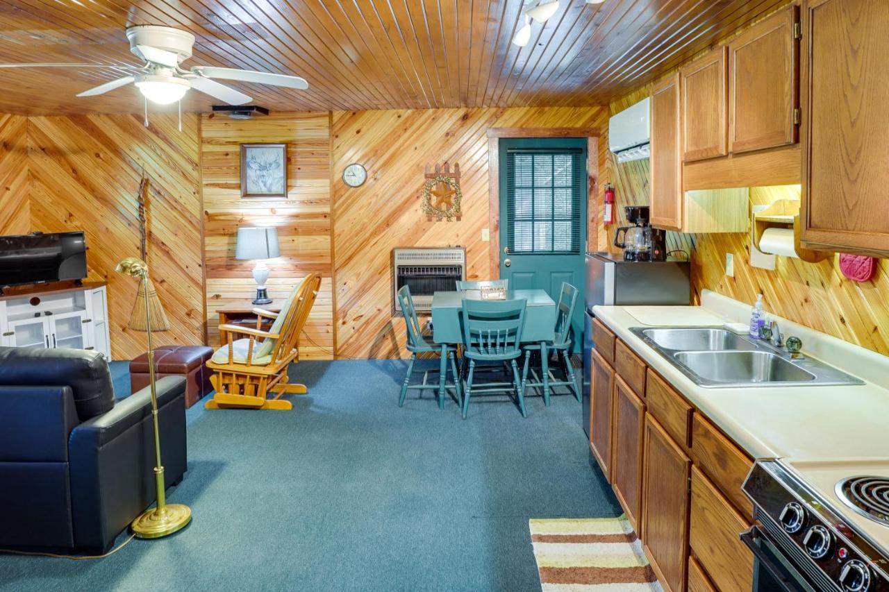 Cozy Green Bank Cabin About 2 Mi To Observatory! Villa Dunmore Exterior photo